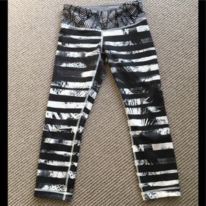 Lululemon Wonder Under Capri Leggings